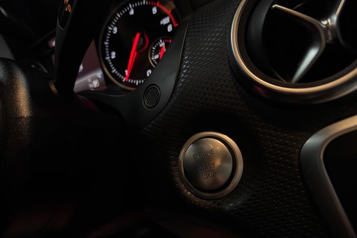 Grå Mercedes A200 d fra 2017
