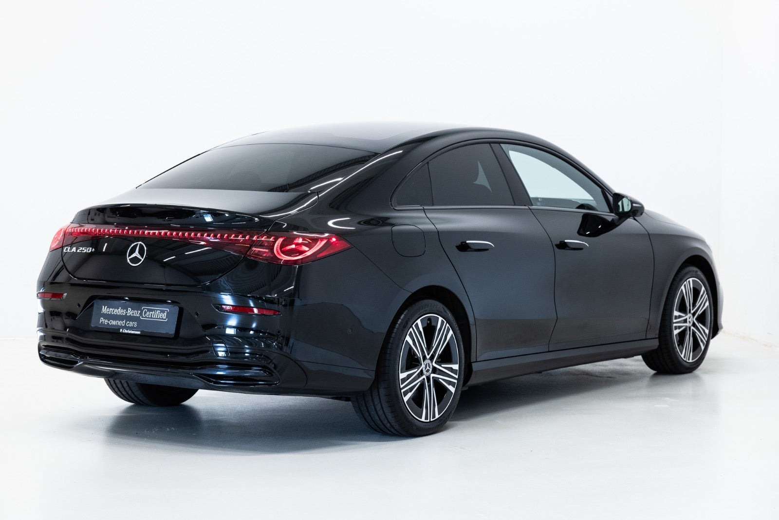Sort Mercedes CLA250+ fra 2025