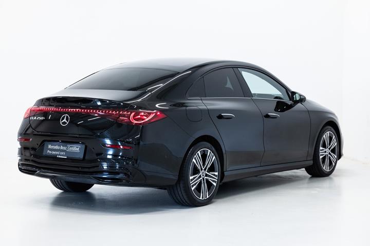 Sort Mercedes CLA250+ fra 2025