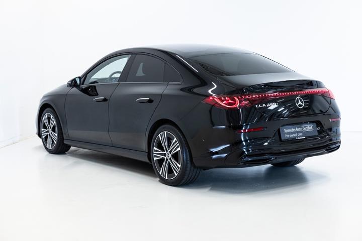 Sort Mercedes CLA250+ fra 2025