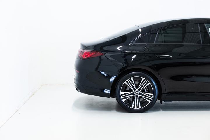 Sort Mercedes CLA250+ fra 2025