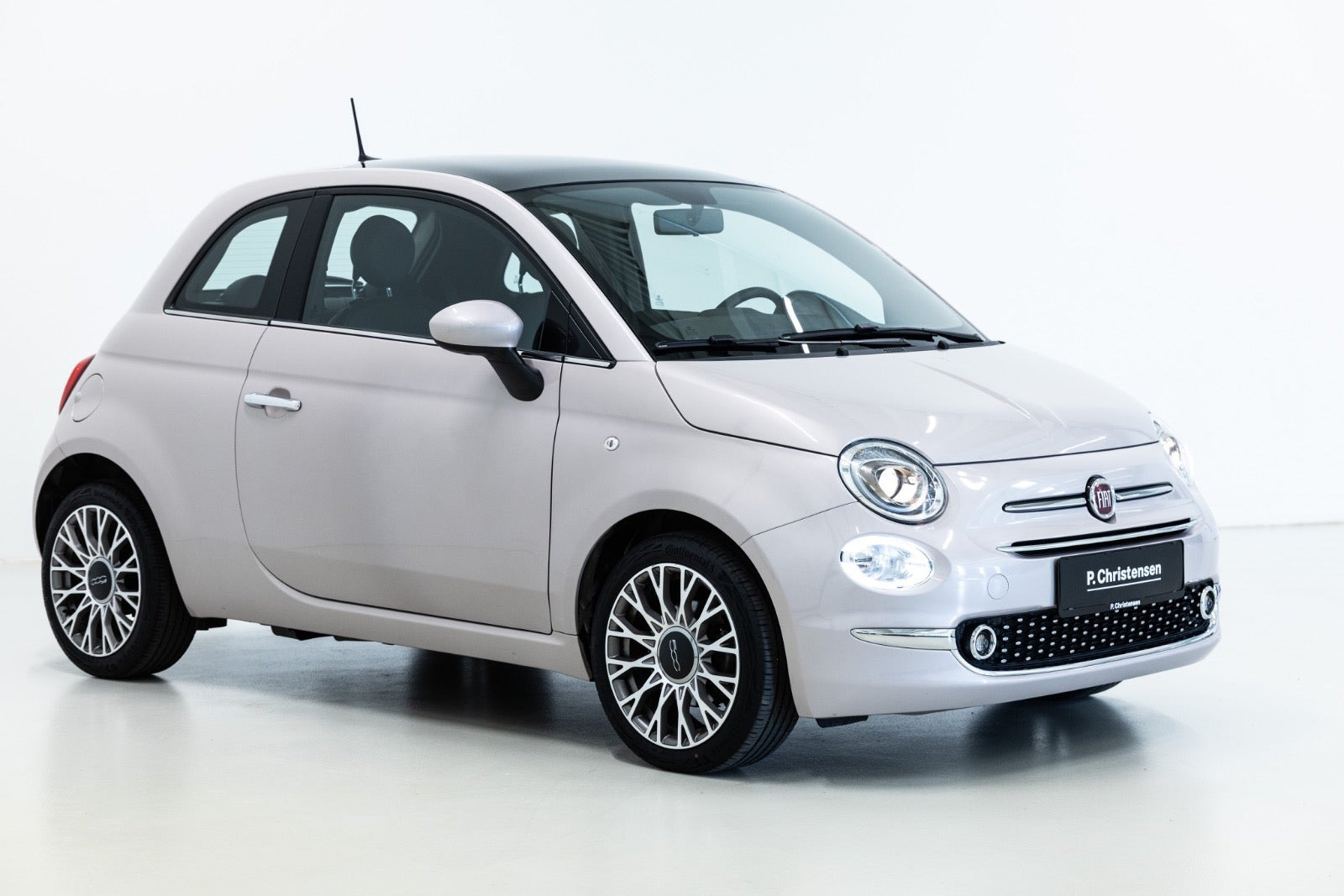 Grå Fiat 500 fra 2020