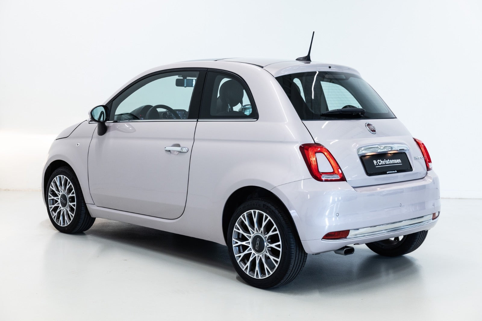 Grå Fiat 500 fra 2020