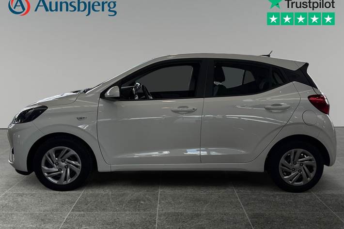 Hvid Hyundai i10 fra 2023