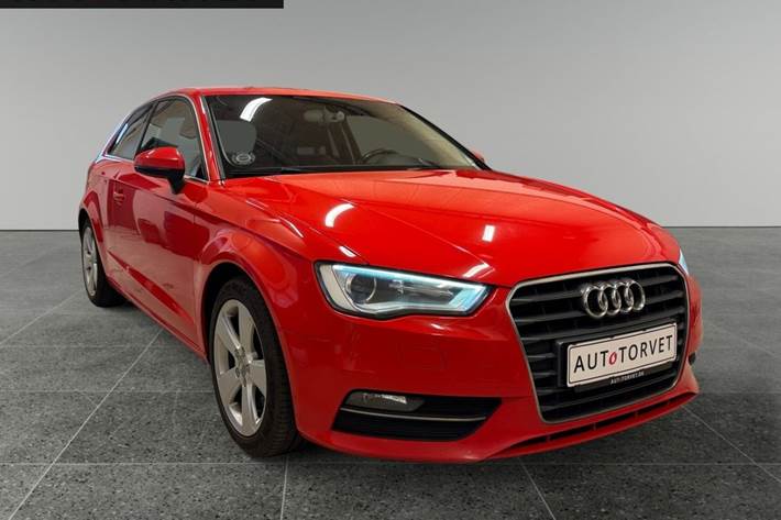Rød Audi A3 fra 2013