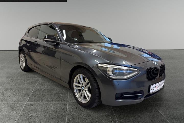 Grå BMW 118d fra 2013