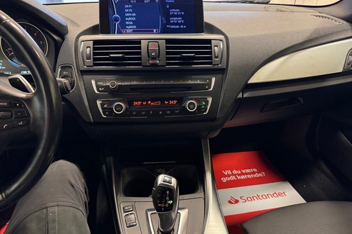 Grå BMW 118d fra 2013