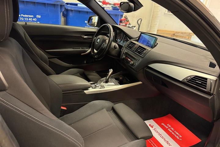 Grå BMW 118d fra 2013