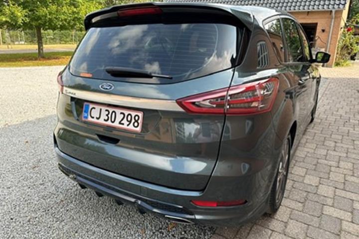 Grøn Ford S-MAX fra 2019