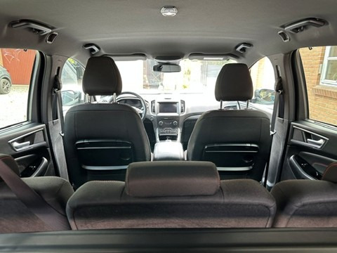Grøn Ford S-MAX fra 2019