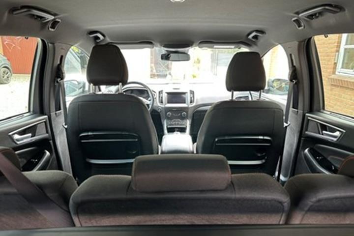 Grøn Ford S-MAX fra 2019