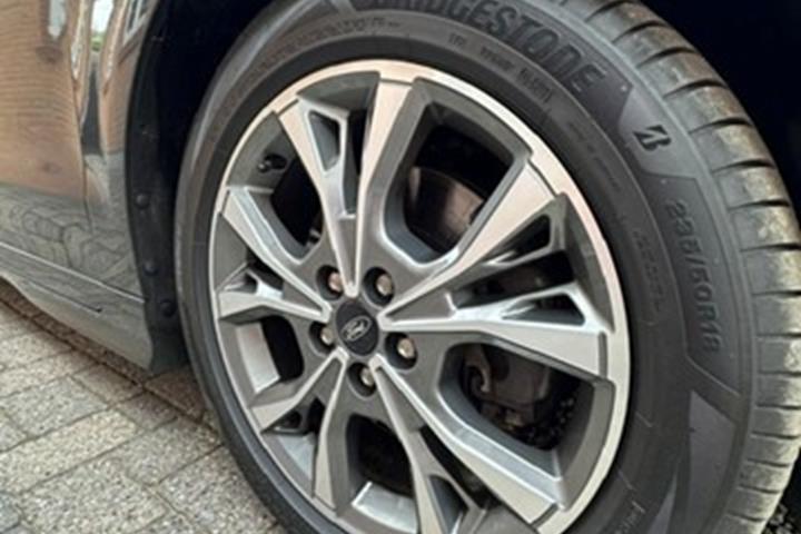 Grøn Ford S-MAX fra 2019