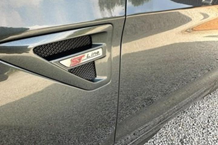 Grøn Ford S-MAX fra 2019