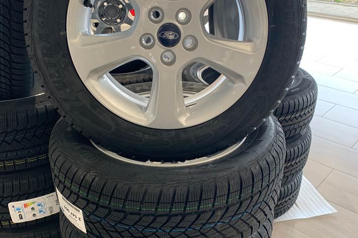 Grøn Ford S-MAX fra 2019