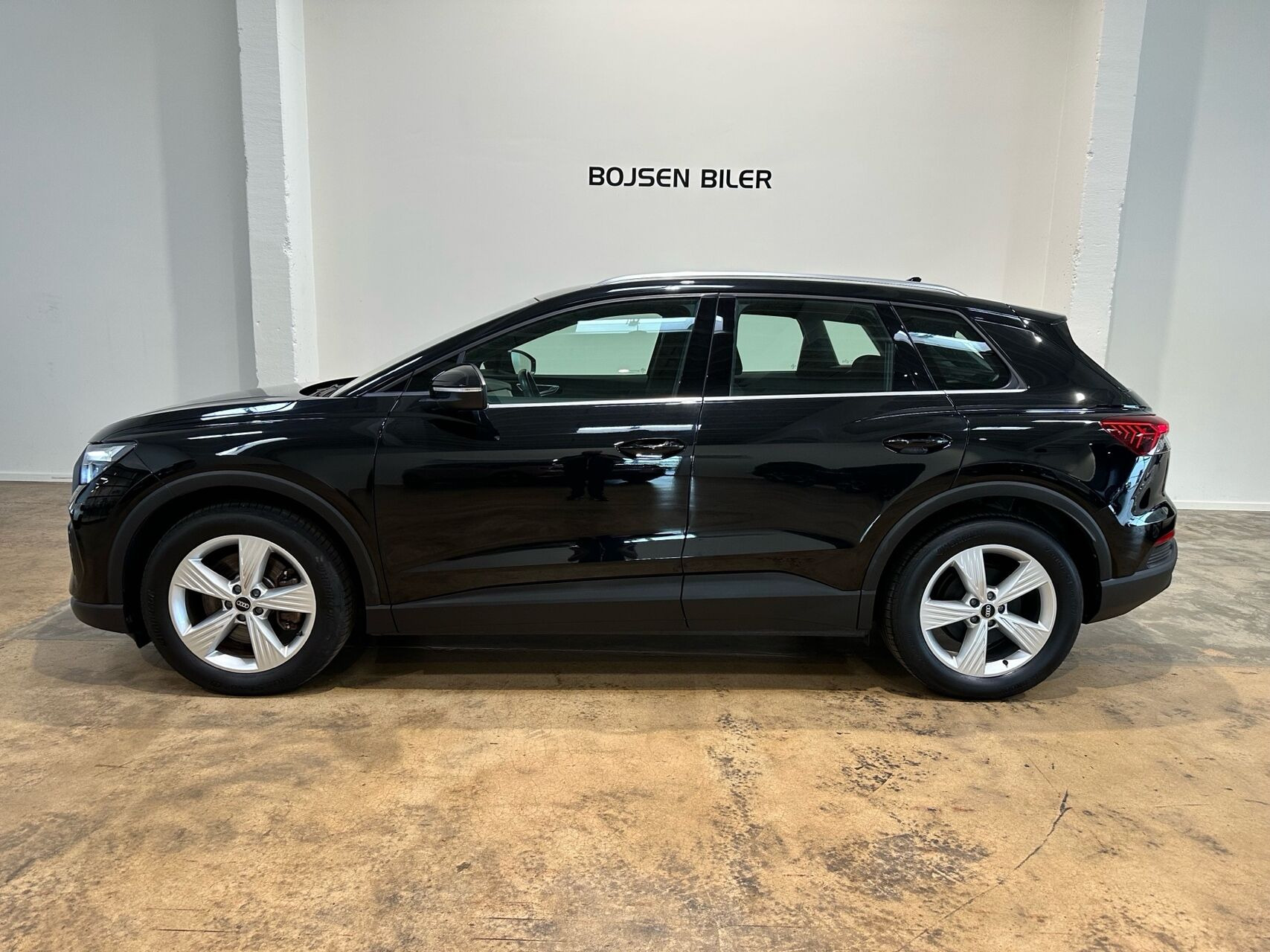 Sort Audi Q4 fra 2023