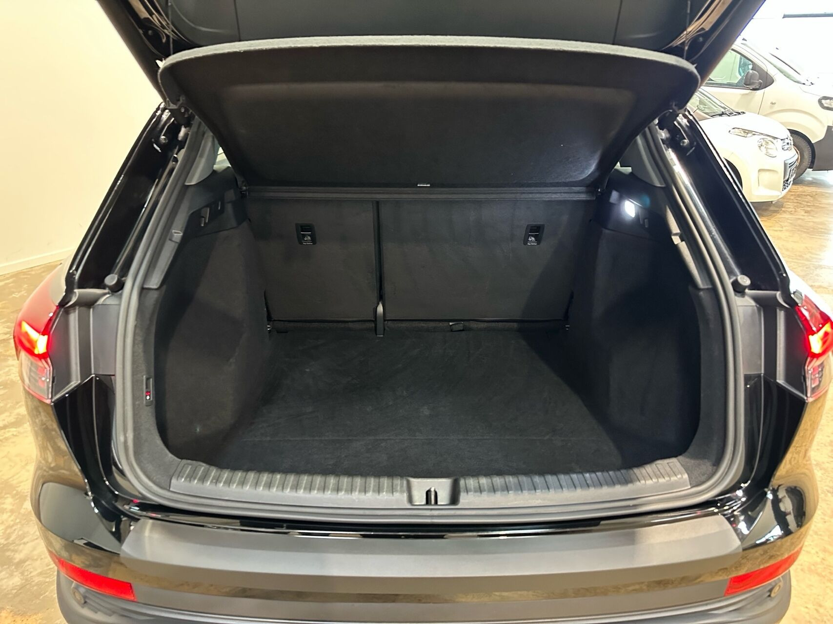 Sort Audi Q4 fra 2023
