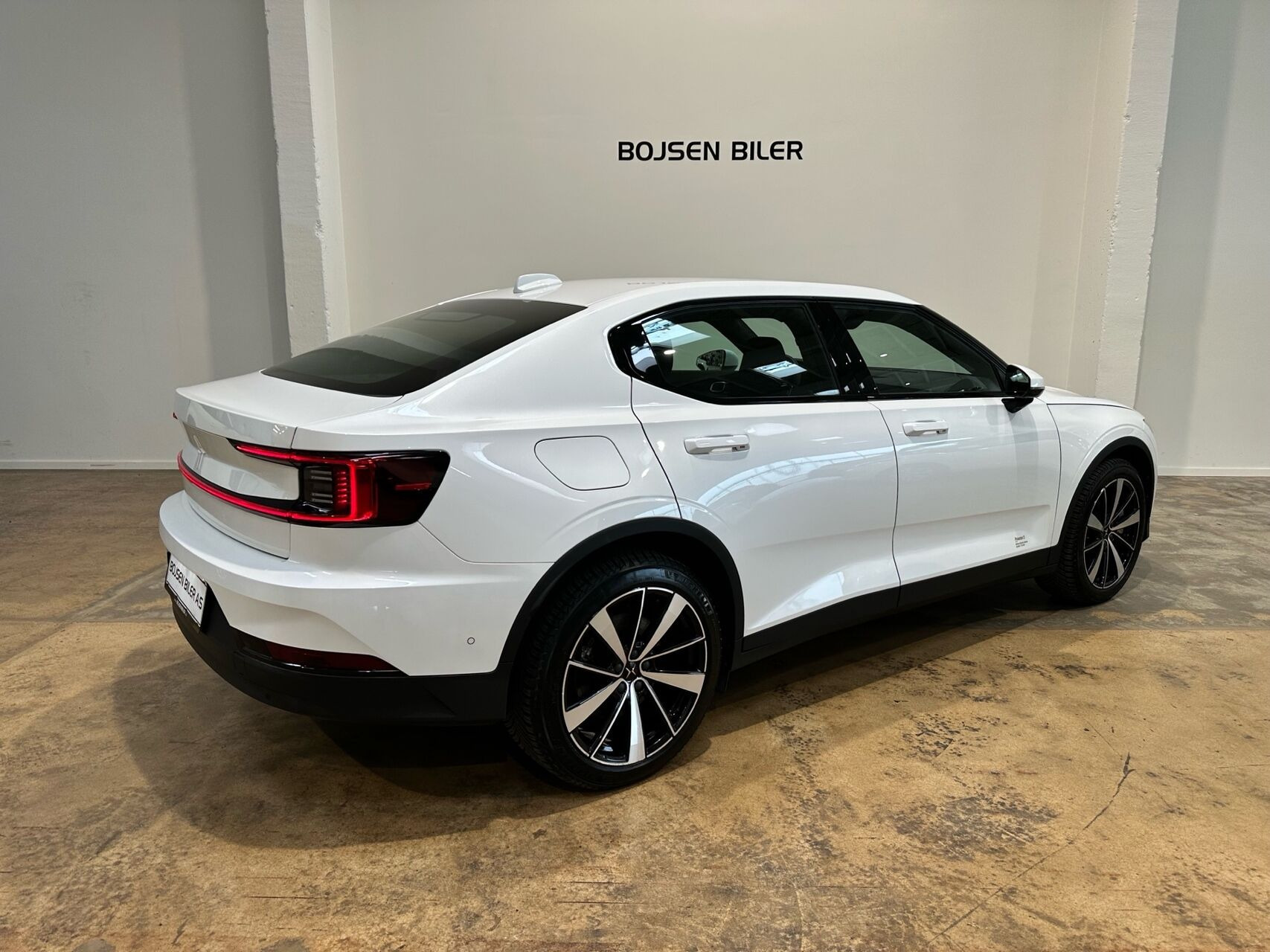 Hvid Polestar 2 fra 2023