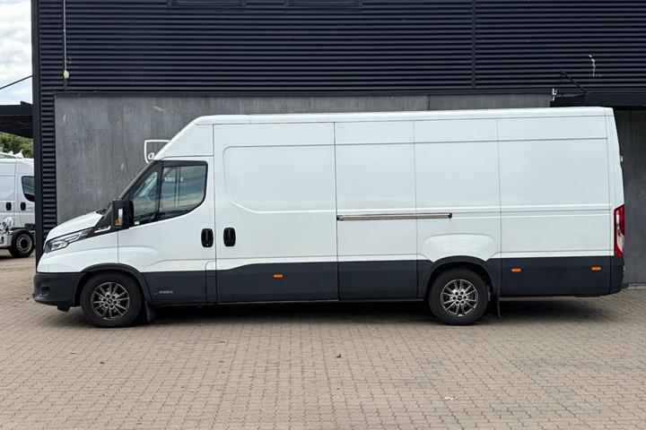 Hvid Iveco Daily fra 2024