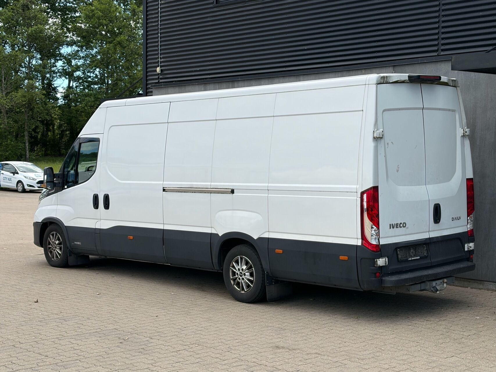 Hvid Iveco Daily fra 2024