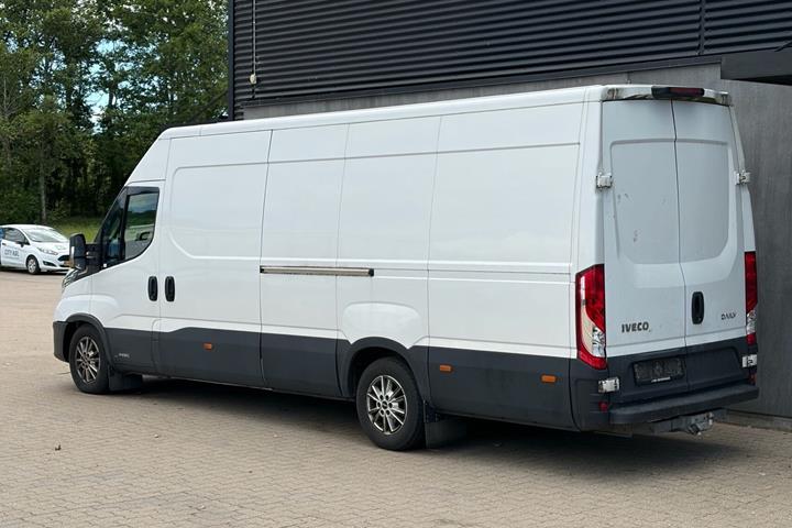 Hvid Iveco Daily fra 2024