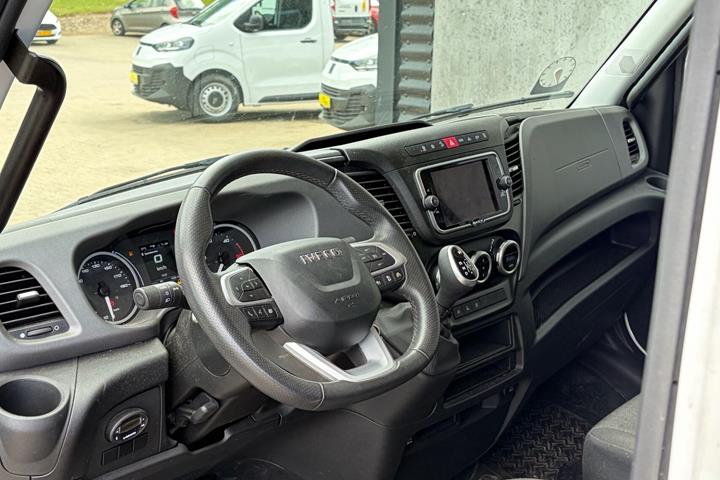 Hvid Iveco Daily fra 2024