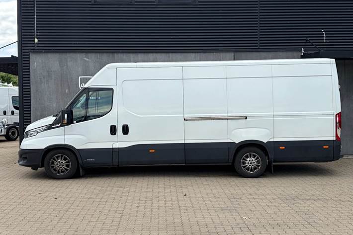 Hvid Iveco Daily fra 2024