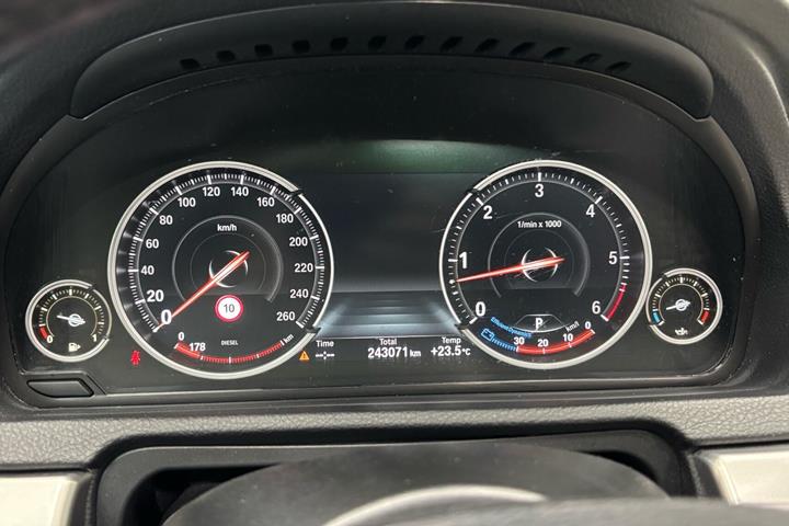 Sort BMW 535d fra 2013