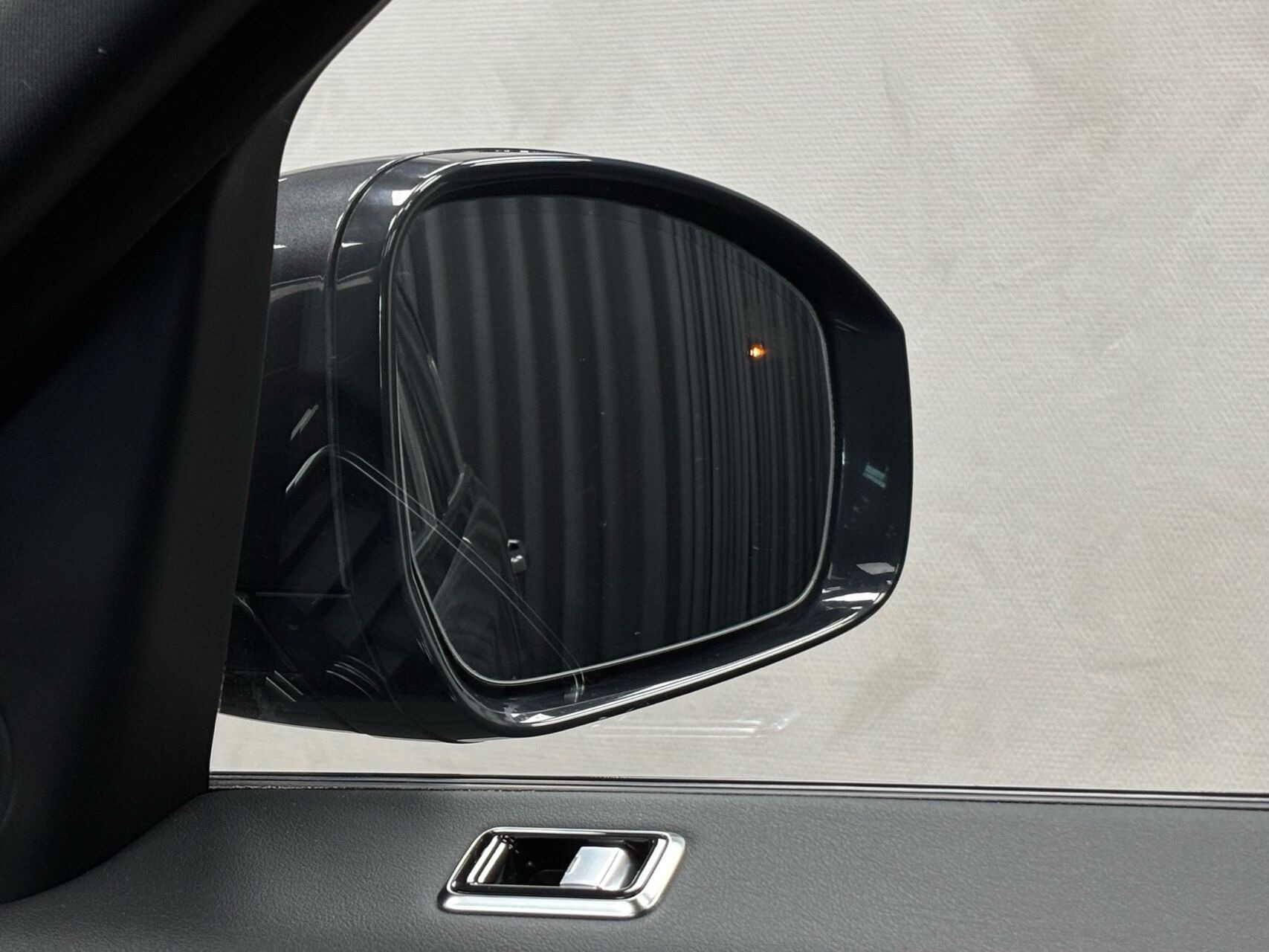 Grå Land Rover Range Rover sport fra 2018