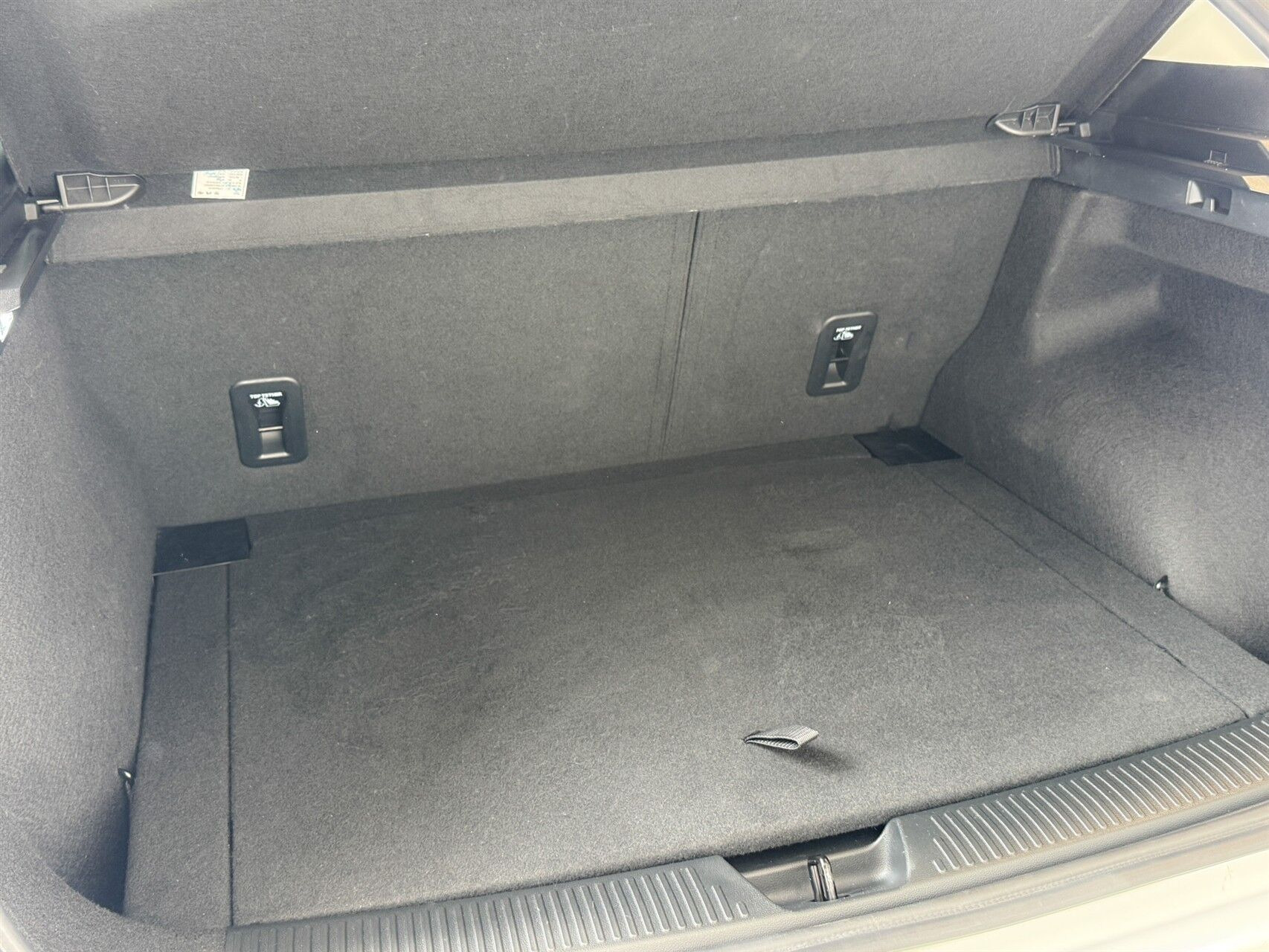 Hvid MG MG4 Electric fra 2025