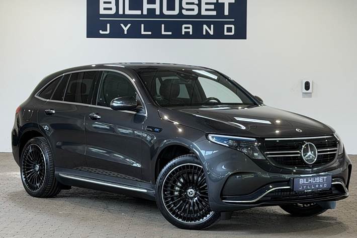 Grå Mercedes EQC400 fra 2023 set udefra