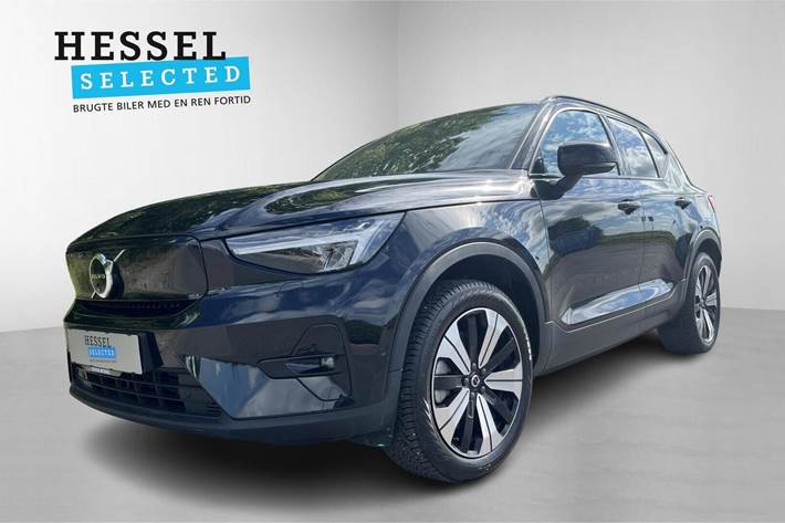 Sort Volvo XC40 fra 2024 set udefra