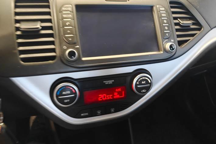 Gul Kia Picanto fra 2017