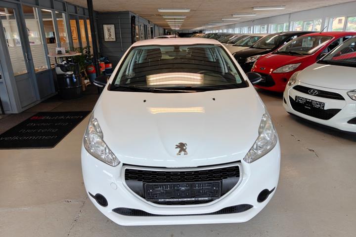 Gul Peugeot 208 fra 2014