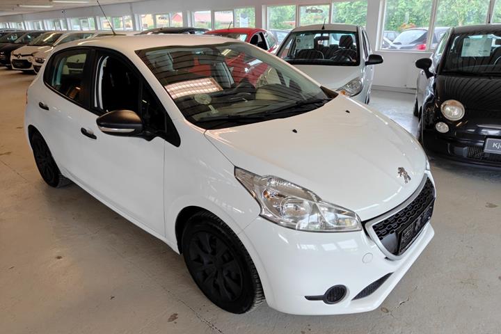 Gul Peugeot 208 fra 2014