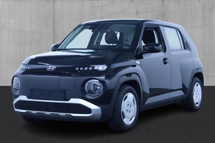 Sort Hyundai Inster fra 2025 set udefra