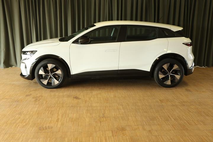 Grøn Renault Megane E-Tech fra 2023