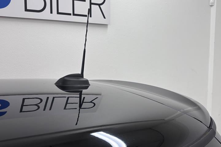 Rød Mini Cooper SE fra 2023