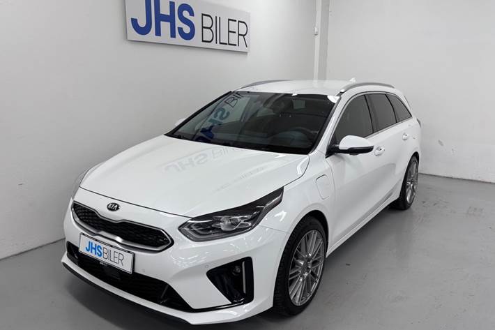 Hvid Kia Ceed fra 2020 set udefra