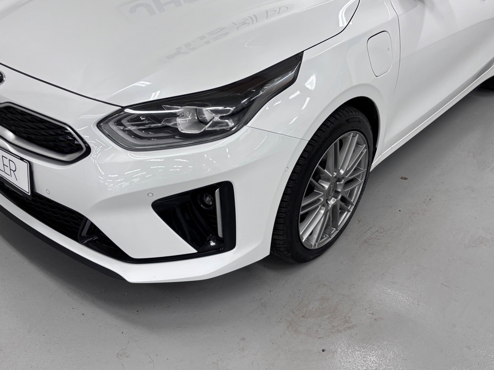 Hvid Kia Ceed fra 2020
