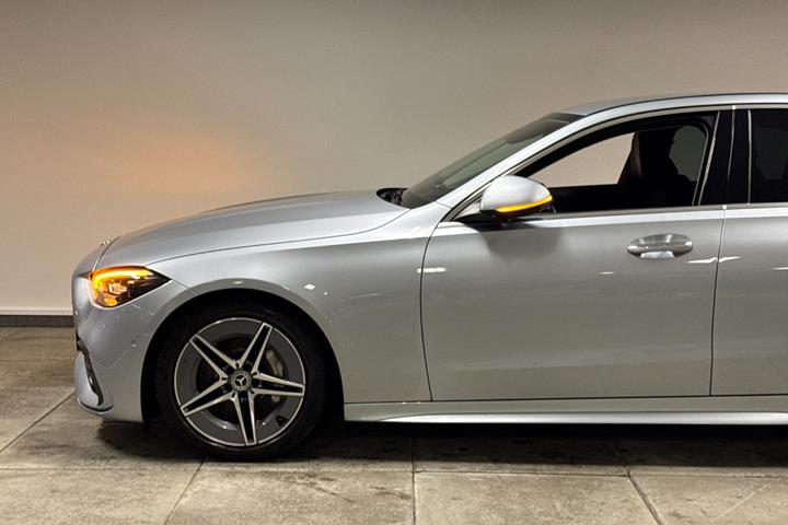 Sølv Mercedes C220 d fra 2022