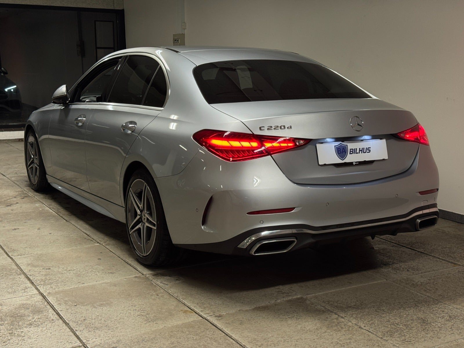 Sølv Mercedes C220 d fra 2022