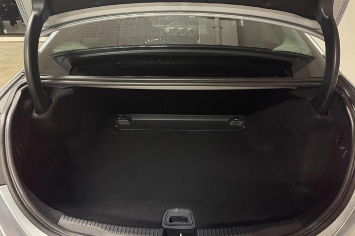 Sølv Mercedes C220 d fra 2022