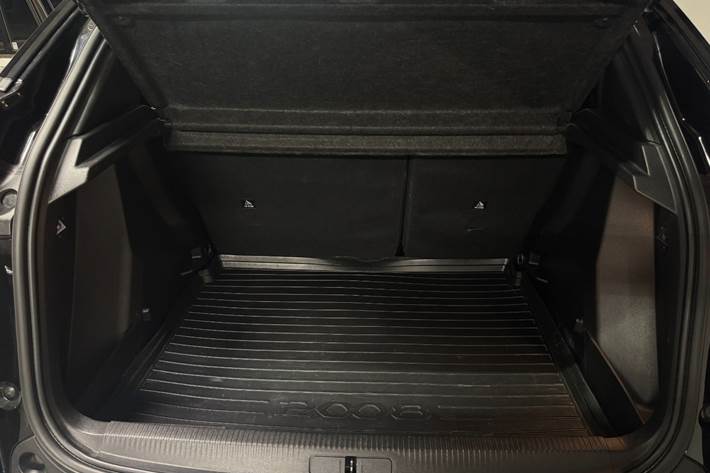 Sort Peugeot 2008 fra 2023