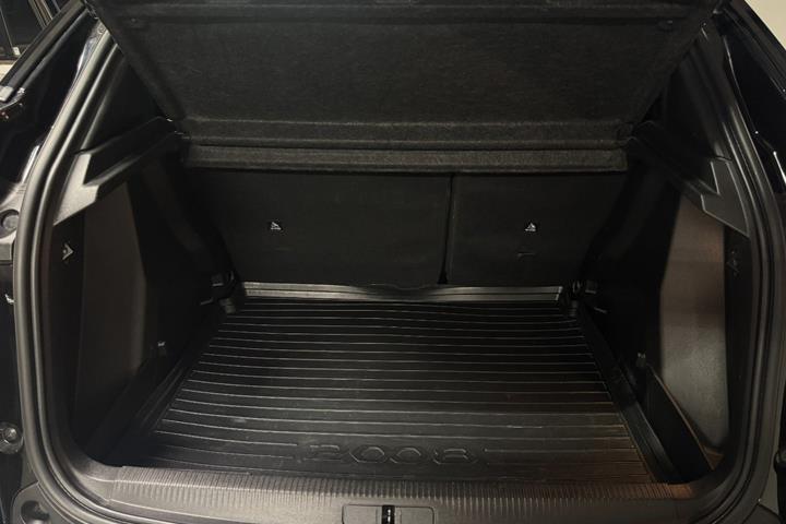 Sort Peugeot 2008 fra 2023