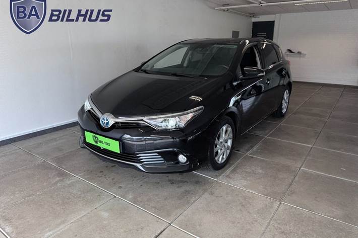 Sort Toyota Auris fra 2016