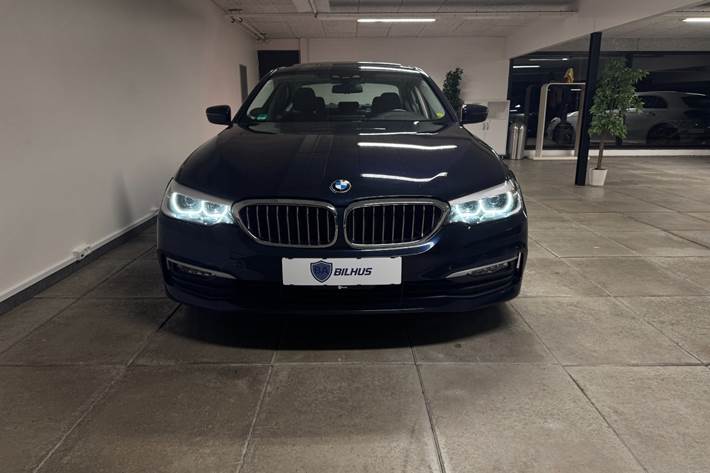 Blå BMW 520d fra 2018