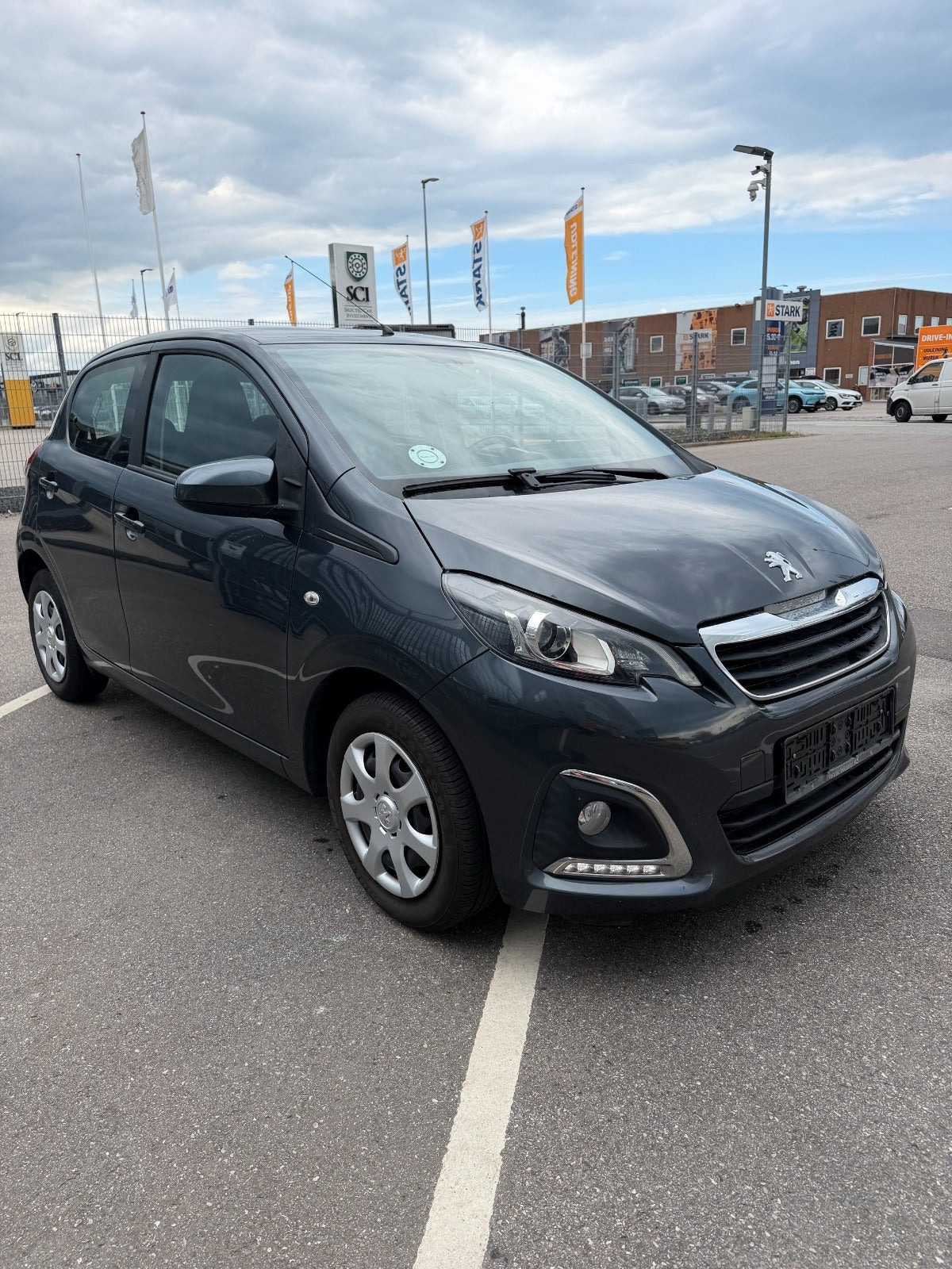 Sort Peugeot 108 fra 2018