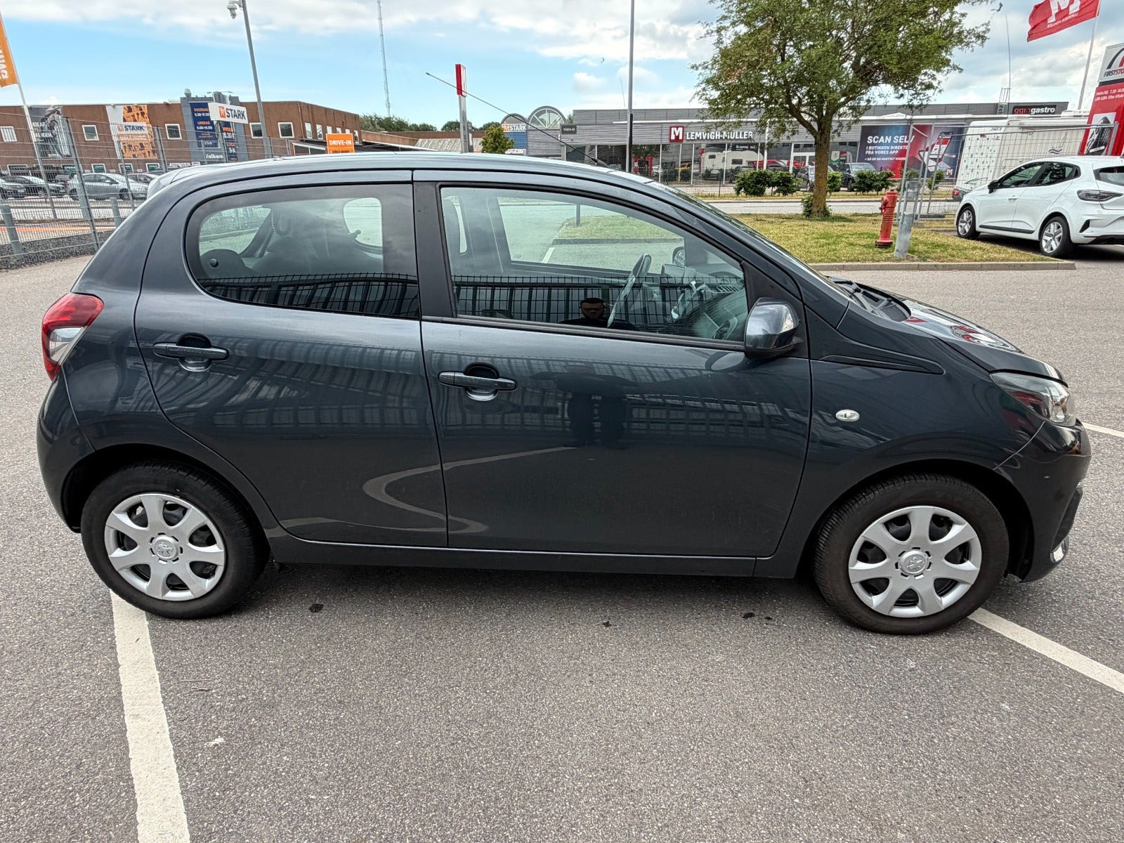 Sort Peugeot 108 fra 2018