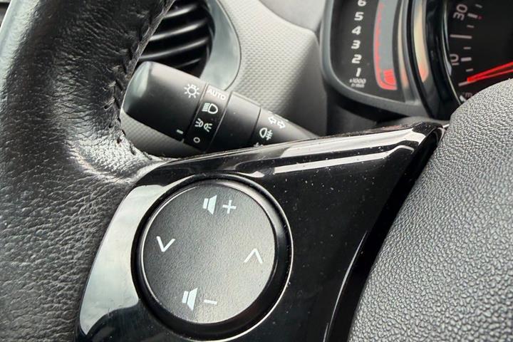 Sort Peugeot 108 fra 2018