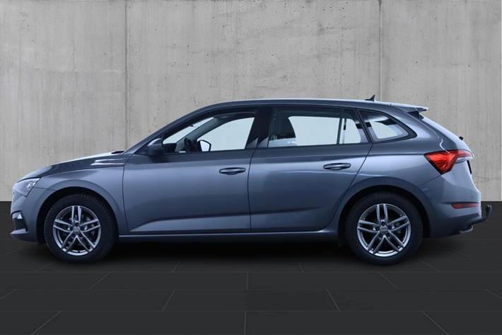 Grå Skoda Scala fra 2023